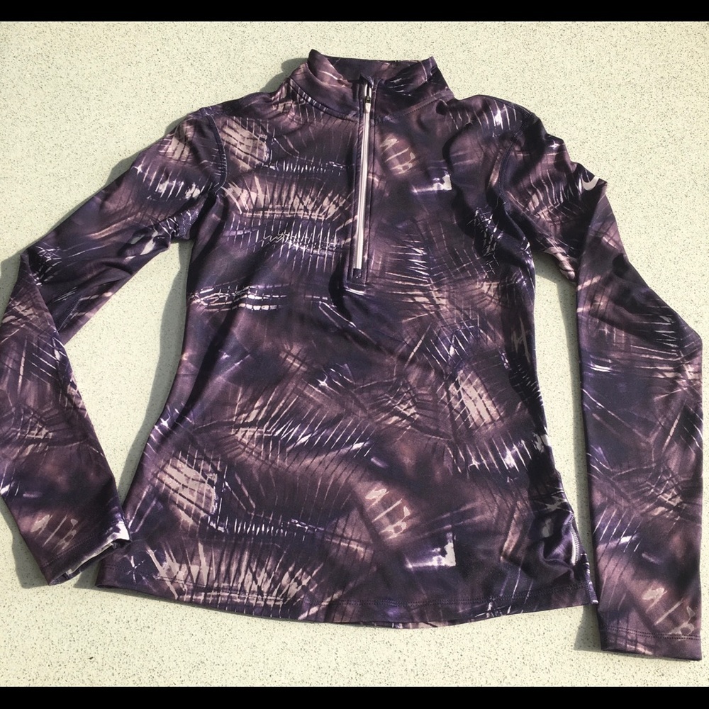 Nike womens’s half zip shirt